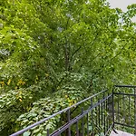 Sofia\'S Vintage Gem: Spacious 2Bd Flat On Solunska