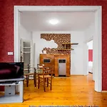 Sofia\'S Vintage Gem: Spacious 2Bd Flat On Solunska
