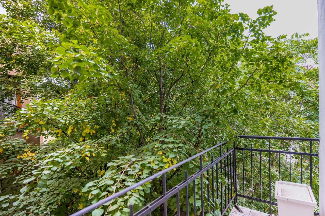 Sofia's Vintage Gem: Spacious 2bd Flat On Solunska Apartment *