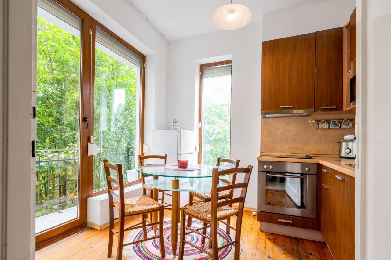 Sofia's Vintage Gem: Spacious 2bd Flat On Solunska Apartment Sofia