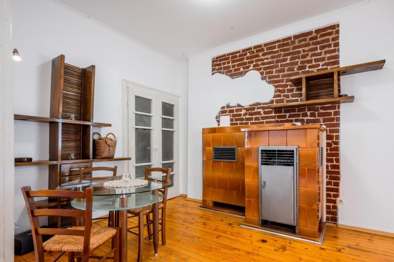 Sofia's Vintage Gem: Spacious 2bd Flat On Solunska *