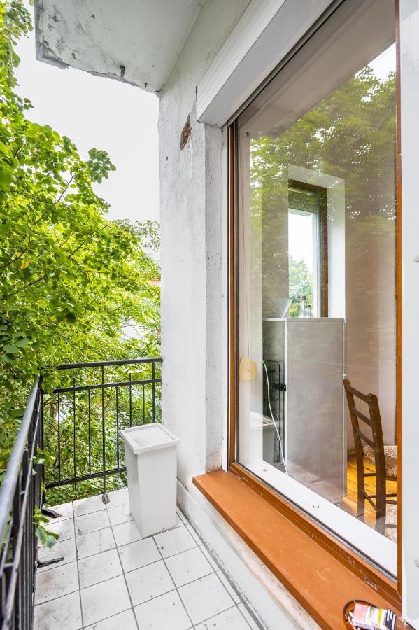 Sofia's Vintage Gem: Spacious 2bd Flat On Solunska *