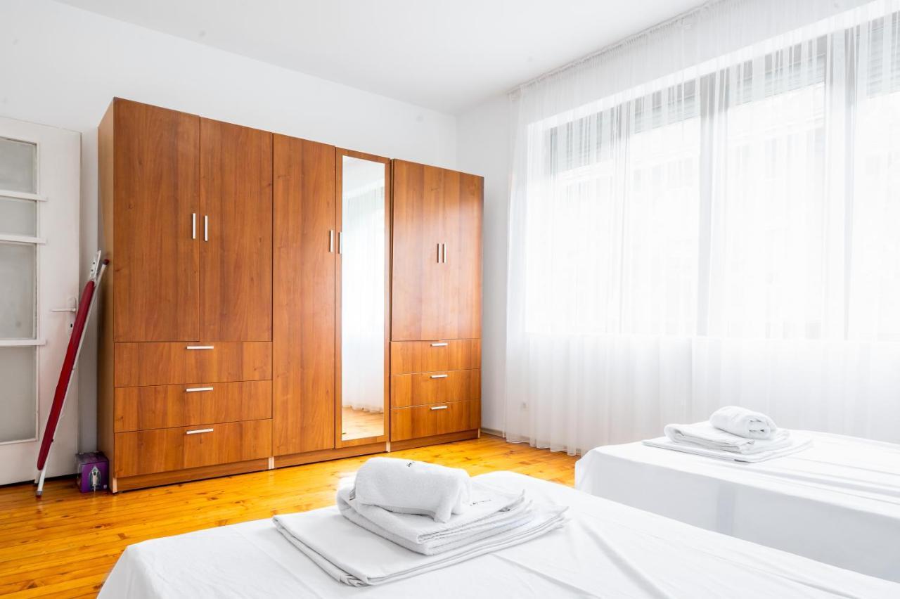 Sofia's Vintage Gem: Spacious 2bd Flat On Solunska Apartment *